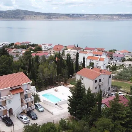 Apartment Mit Wasserblick Starigrad Paklenica